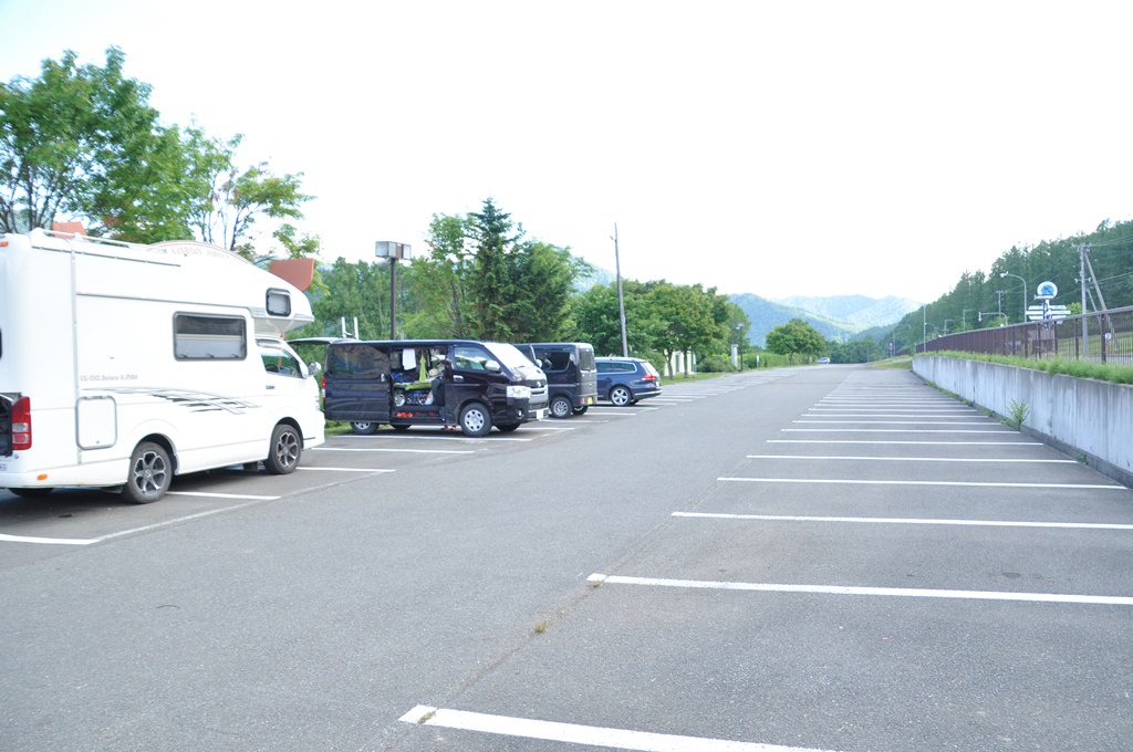 かなやま湖駐車場